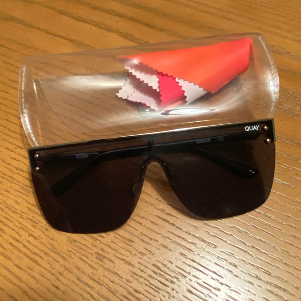 Quays sunglasses